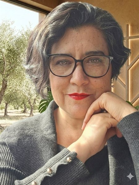 Angélica Ramos González — Gerente Comercial
